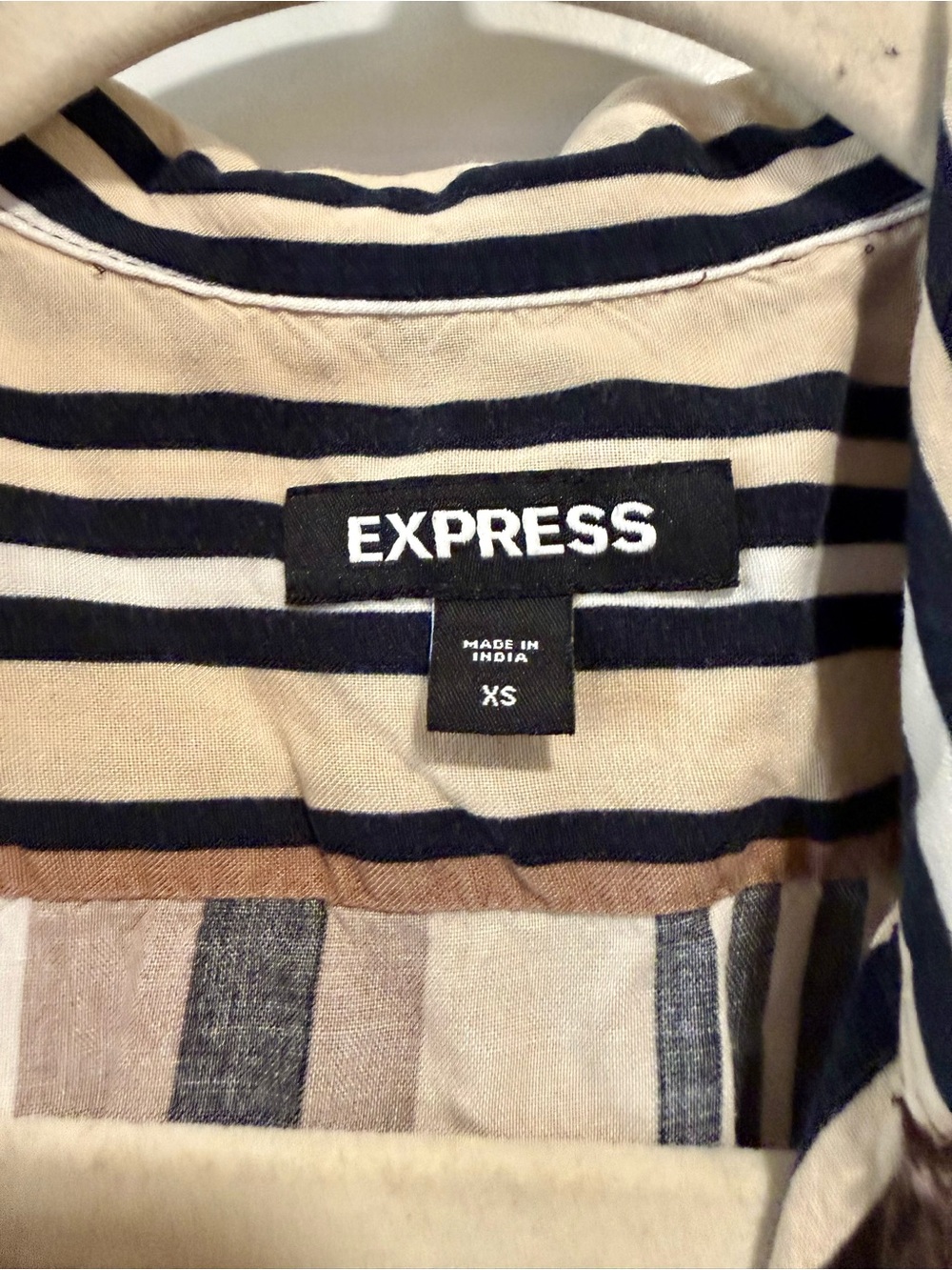 Express Men’s Short Sleeve Button-Up Shirt - Brown/Cream/Black - Picture 2 of 3